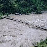 कालीगण्डकीको बाढीले पक्की पुल बगायो: मुस्ताङसँगको सडक सम्पर्क विच्छेद , पहिरोमा दुई जना बेपत्ता