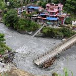 कालीगण्डकीको बाढीले पोखरेबगरको पुल बगायो, मुस्ताङसँग सडक सम्पर्क विच्छेद